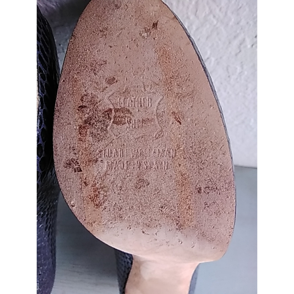 Women's Stuart Weitzman Black Leather Peep Toe Heels sz. 7 EUC - Picture 8 of 10